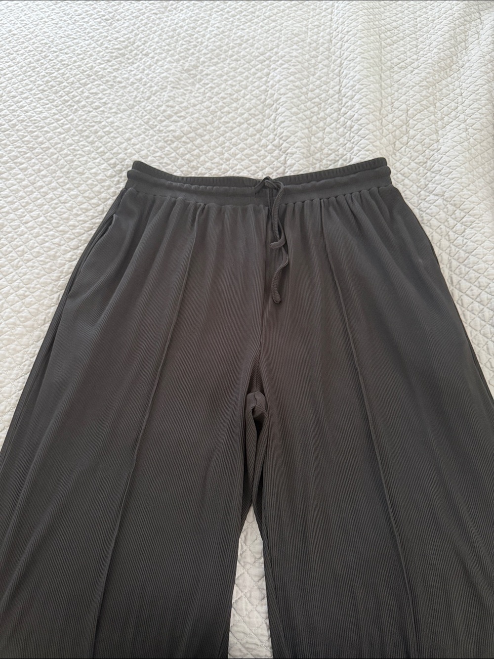 Wide Leg Drawstring Pants in Black